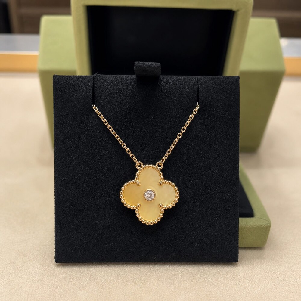 Van Cleef & Arpels Elegant Signature Necklace Style 6 | New with Box - Picture 5 of 9